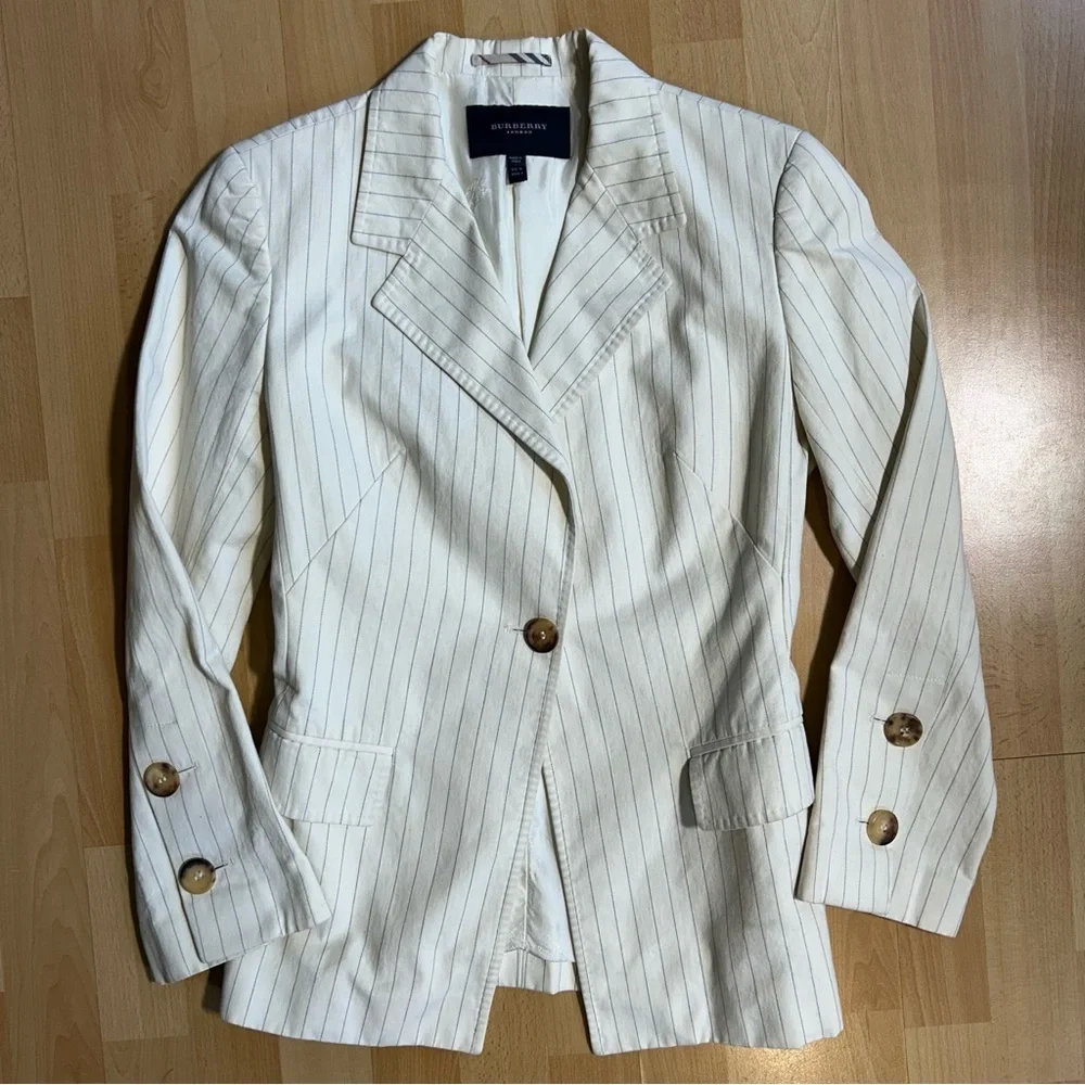 Burberry Cream and Blue Pinstripe Blazer Size 8‎ Preppy Designer Quiet Luxury